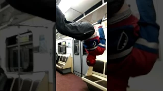 Ночью в Питерском метро встретили Человека - Паука!