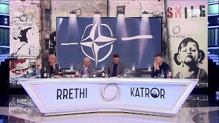 NATO, ana e pasme e medaljes. Rrogat e ulta të mësuesve -  E Diell