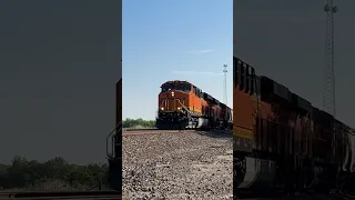 Fast moving BNSF Grain train!! #bnsf #bnsfrailway #train