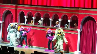 The Muppets Take the O2 - 01 -  Intro and The Muppet Show Theme