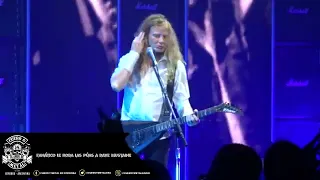 Le roban las púas a Dave Mustaine en pleno concierto!