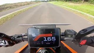 KTM Duke 390 2024 Top Speed Test | Top Speed, Cornering, Stability test | B4Choose