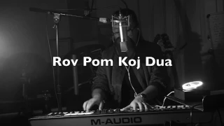 Rov Pom Koj Dua by Maa Vue ft. David Yang