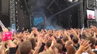 TJR & VINAI - Bounce Generation (SCNDL Remix) (Played By Martin Garrix) [Weekend Festival 2014]