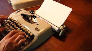 Adler Tippa portable typewriter demo