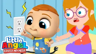 Hati-Hati Saat Bermain Supaya Tidak Terluka! | Kartun Anak |  Little Angel Bahasa Indonesia