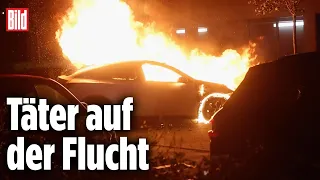 Berlin-Friedrichshain: Unbekannte fackeln Teslas ab