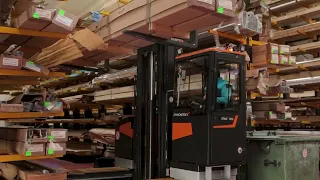 HUBTEX electric multidirectional forklift trucks handle long loads at GIMÉNEZ GANGA