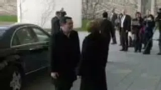 Tsipras arrives for talks with Merkel