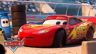 Lo momentos más inesperados de Cars | Pixar Cars