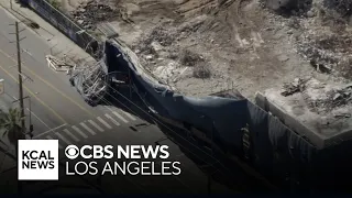 Strong winds knock over scaffolding in Hollywood