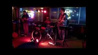 BIG SAUCE TRIO performing BB King's "THE THRILL IS GONE" @ ALTERNATIVE BREWS 4-2-14