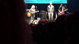 Lucinda Williams w/Amos Lee  2016-11-30 Beacon Theatre NYC "Little Angel, Little Brother" Schoeps"