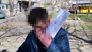 У Миколаєві патрульні оперативно затримали чоловіка, який за одну ніч вчинив три пограбування