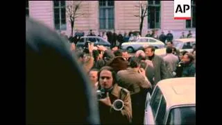 SYND STORIES 3-12-69 FILM ACTOR, ALAIN DELON, ARRIVES AT PARIS` APPEAL COURT TO GIVE EVIDENCE IN THE