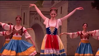 COPPÉLIA - Swanilda & Friends (Margarita Shrayner - Bolshoi Ballet)