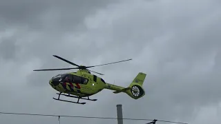 Traumahelikopter stijgt op vanaf het EMC