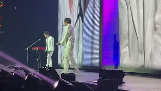 221013 NCT 127 NEWARK CONCERT - TAEIL & HAECHAN STAGE LOVE SIGN