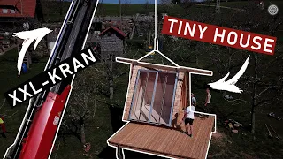 TINY HOUSE bauen mit 6x6 Meter TERRASSE | Transport mit LKW Kran