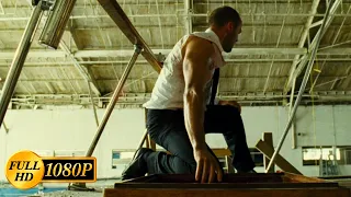 Jason Statham fights a huge professional boxer in a banned lab / The Transporter 2 (2005)