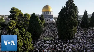 Thousands Gather for Eid Prayers in Jerusalem