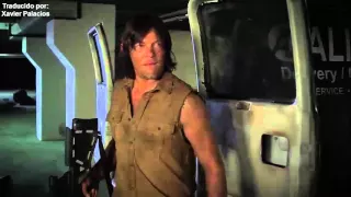 Norman Reedus vs  Hoverboard Zombies Subtitulado en Español (Daryl Dixon en The Walking Dead)