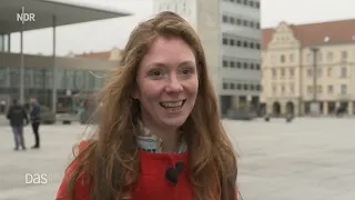Rika Weniger - Schauspielerin erforscht ostdeutsche Identität - Beitrag des NDR vom 31.03.2022