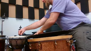 Crazy sounds with a cymbal and rubber mallet