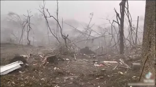 Person Witnesses Huge Tornado Causing Destruction in Their Neighbourhood - 1412360