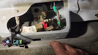 gmc envoy/Chevrolet trailblazer tailgate/liftgate won't open. problem solved