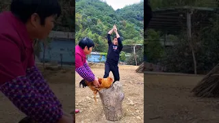 NEW FUNNY VIDEOS 2021 | CHINESE PEOPLE DOING STUPID THINGS #24