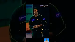 Shoaib Akhtar 161 km/hr 🤯🤯  considered the world's fastest bowler #cricket #youtubeshorts #shorts