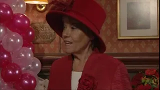 EastEnders - Peggy Mitchell Vs. Pauline Fowler (1st December 2006)