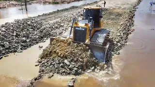 Mighty Bulldozer-SHANTUI-The Powerful in Progress Push Stone Making Road By Talented Driving Expert