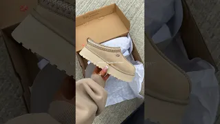 Unboxing the Ugg tazz slipper🕯️🤎✨🍂 #uggs #unboxing