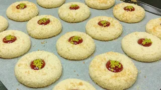 These biscuits melt in your mouth! simple common ingredients! Easy and Good! 2 recipes