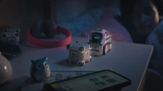 Cozmo in #Cozmoments – Fit