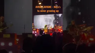 Avril Lavigne - Here’s to never growing up (LIVE) Bite Me Tour 2022 in Calgary #avrillavigne #2022