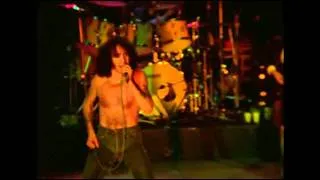 AC/DC - Hell Aint`t A Bad Place To Be Live From Paris 1979 (with Bon Scott)