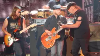 Neil Young & Promise of the Real "Out on the Weekend" @ Farm Aid 2016