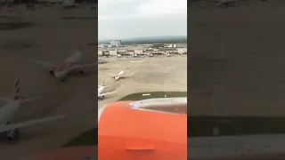 Landing in Gatwick Airport - London 2018