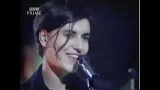 Elastica Waking Up Live Top of the pops 25 feb 1995