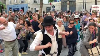 La danse de Rabbi Jacob de retour à Paris le temps d'un flashmob | AFP Images