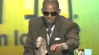 R. KELLY HONORED BY STEVIE WONDER