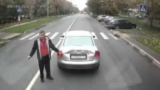 Here is what happen when you overtake a russian truck...