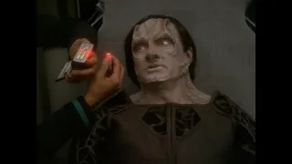 Garak has an Anxiety Attack Caused by his Claustrophobia