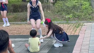 heejin and yeojin bringing a little baby orbit some water during loona’s fan meet is the m
