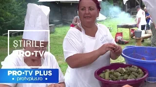 Reacţia unor turişti australieni când gustă din “mâncarea săracului”, la Sibiu