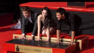 Breaking Dawn Handprint Ceremony - Robert Pattinson, Kristen Stewart, Taylor Lautner (2011)