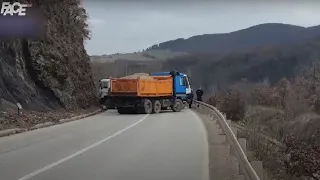 Haos na Kosovu! Postavljene barikade! Vučić šalje vojsku i policiju na Kosovo!